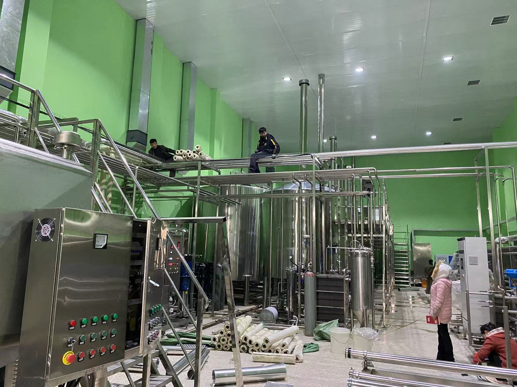阿里精酿啤酒设备厂—精酿啤酒设备制造：传承工艺与创新科技的交融
